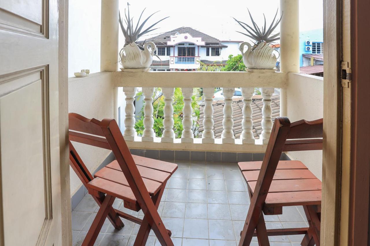 Oyo Home 90229, 3 Little Birds Homestay 4Bhk Malacca Exterior photo