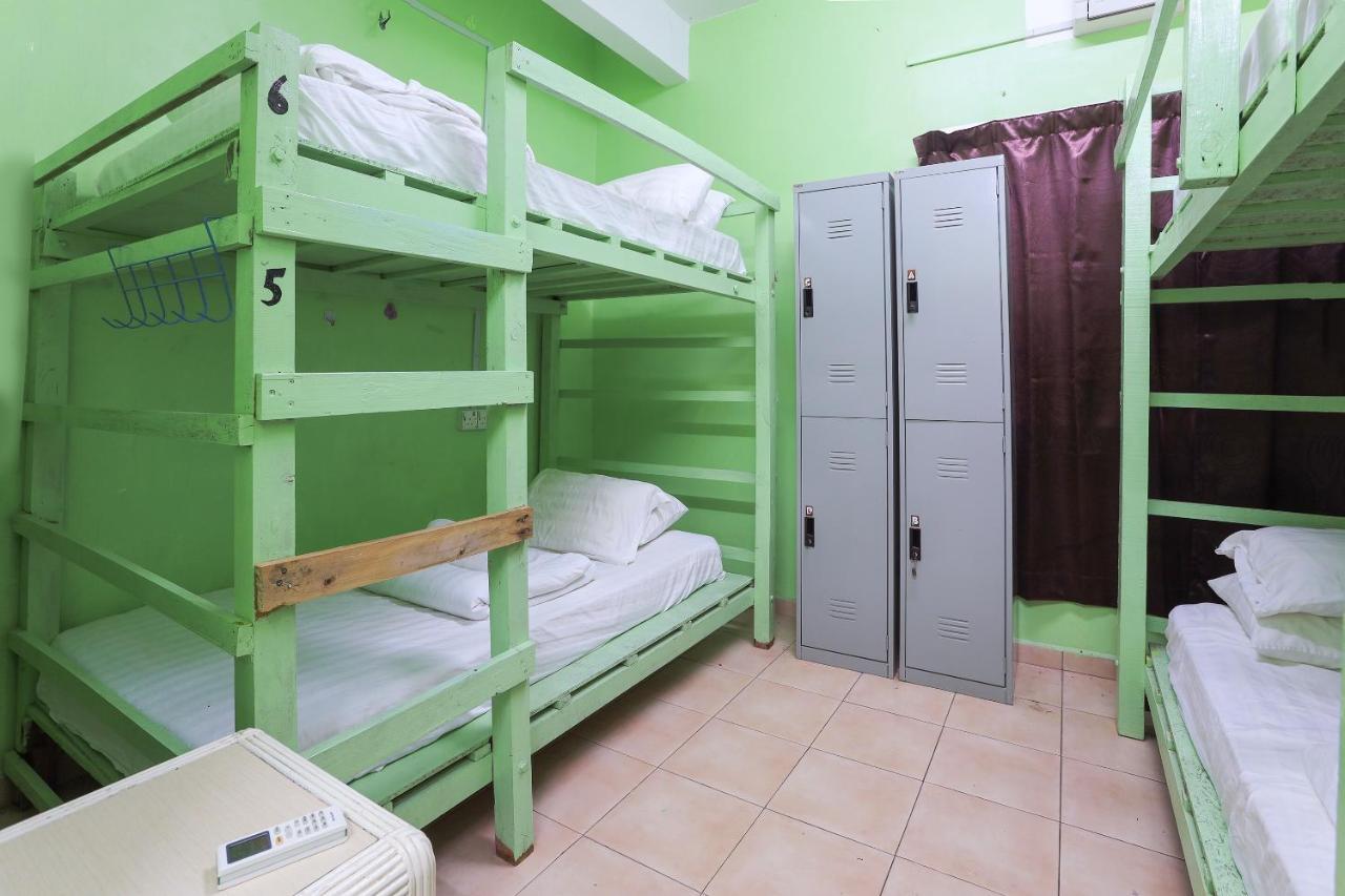Oyo Home 90229, 3 Little Birds Homestay 4Bhk Malacca Exterior photo