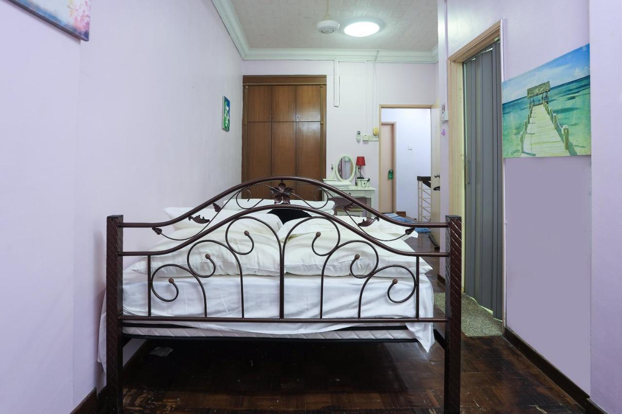Oyo Home 90229, 3 Little Birds Homestay 4Bhk Malacca Exterior photo