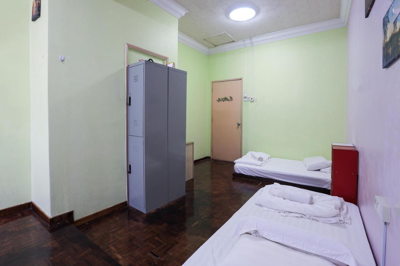 Oyo Home 90229, 3 Little Birds Homestay 4Bhk Malacca Exterior photo
