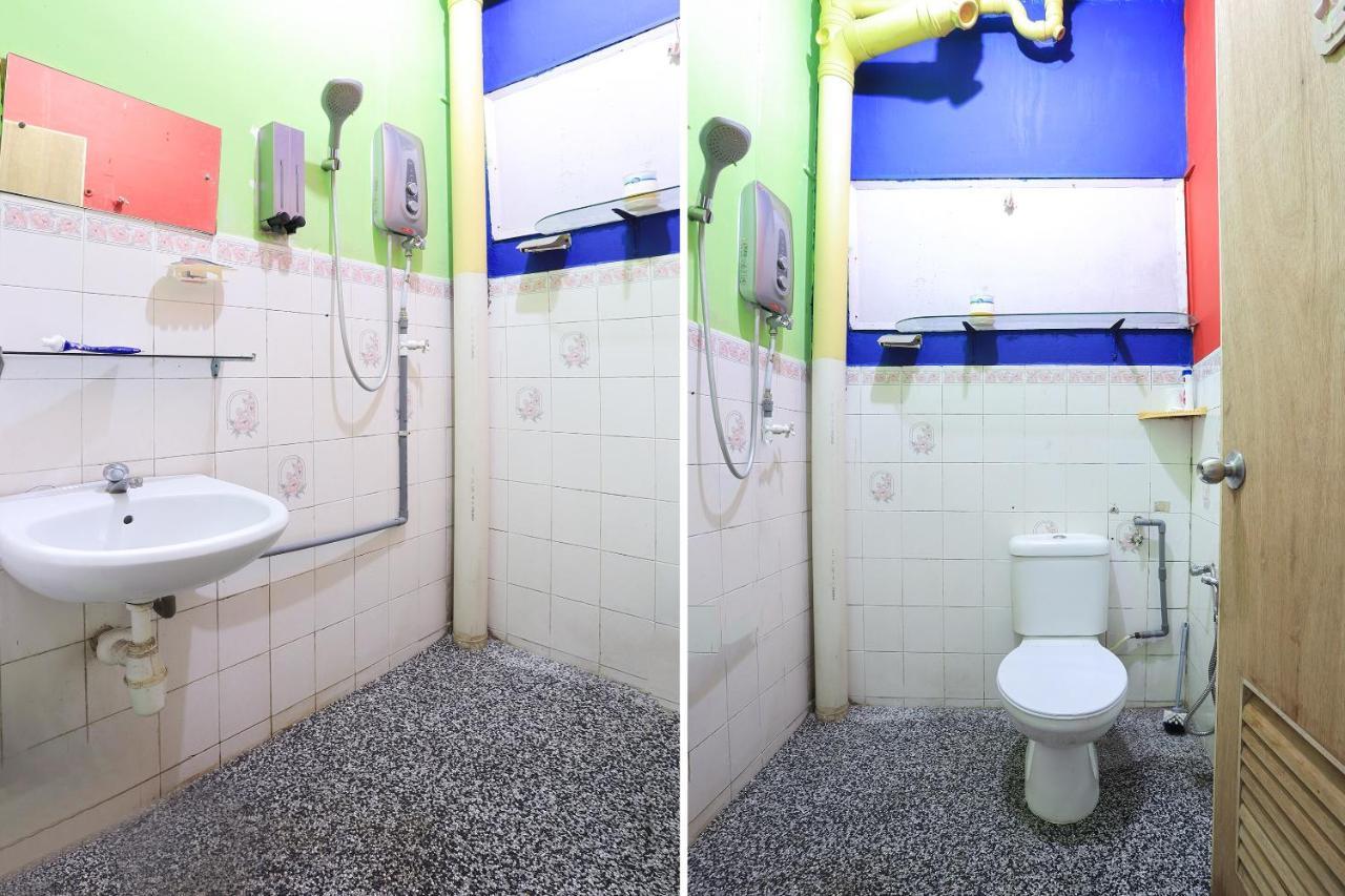 Oyo Home 90229, 3 Little Birds Homestay 4Bhk Malacca Exterior photo