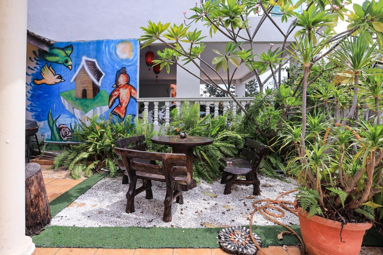 Oyo Home 90229, 3 Little Birds Homestay 4Bhk Malacca Exterior photo