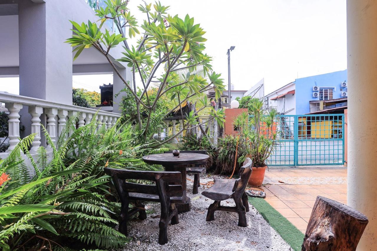 Oyo Home 90229, 3 Little Birds Homestay 4Bhk Malacca Exterior photo